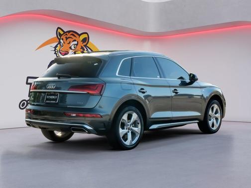Daytona Gray Pearl Effect 2022 Audi Q5 45 S line Premium Plus