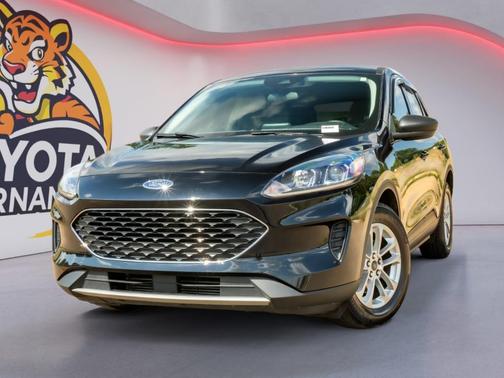 Agate Black Metallic 2022 Ford Escape SE