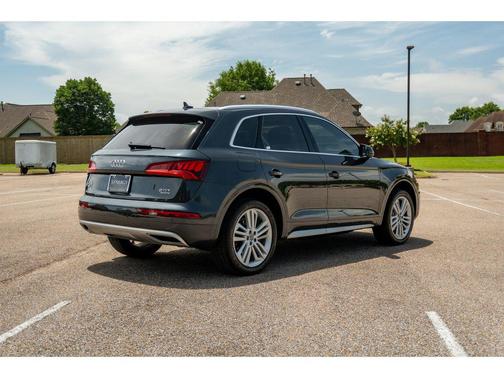 Manhattan Gray Metallic 2018 Audi Q5 2.0T Premium Plus
