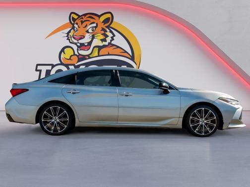 Celestial Silver Metallic 2020 Toyota Avalon Touring