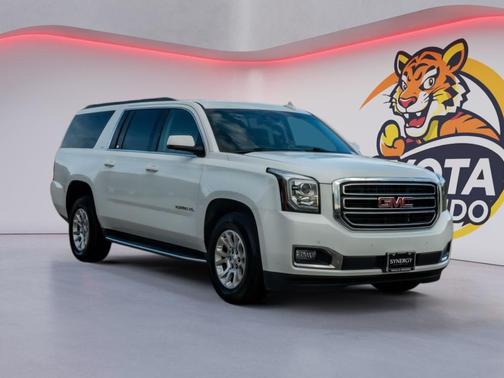 Summit White 2017 GMC Yukon XL SLT