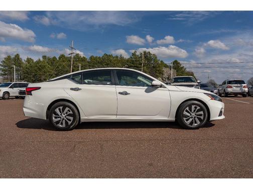 2022 Nissan Altima S FWD