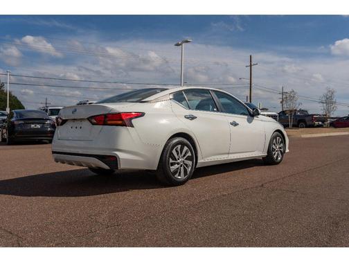 2022 Nissan Altima S FWD