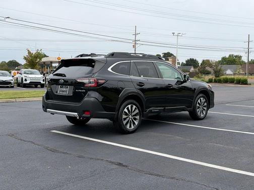 Crystal Black Silica 2024 Subaru Outback Limited