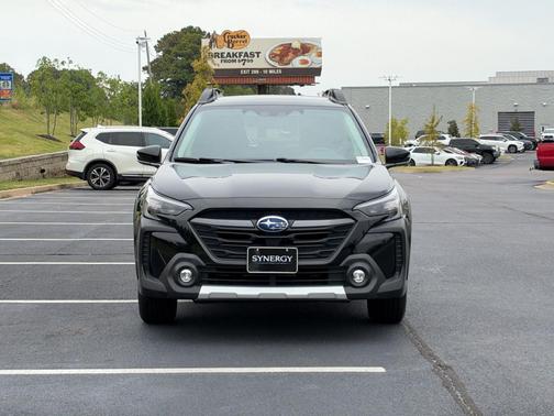 Crystal Black Silica 2024 Subaru Outback Limited