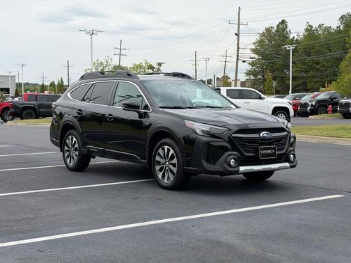 Crystal Black Silica 2024 Subaru Outback Limited