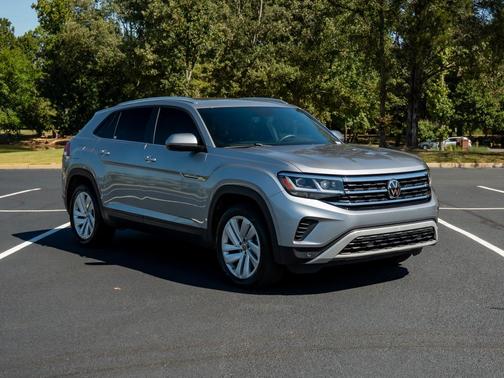 Pyrite Silver Metallic 2023 Volkswagen Atlas Cross Sport 3.6L V6 SE w/Technology