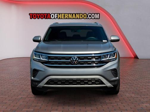 Pyrite Silver Metallic 2023 Volkswagen Atlas Cross Sport 3.6L V6 SE w/Technology