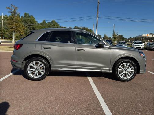 2024 Audi Q3 Premium 45 TFSI S line quattro Tiptronic