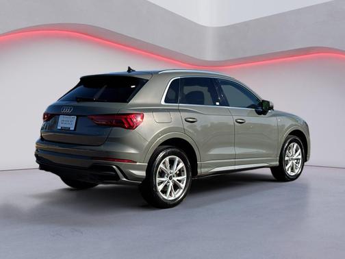 2024 Audi Q3 Premium 45 TFSI S line quattro Tiptronic