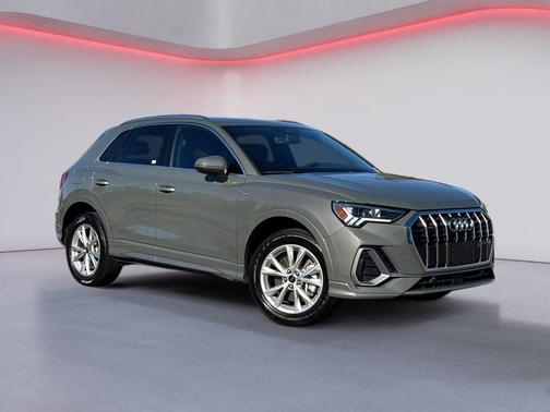 2024 Audi Q3 Premium 45 TFSI S line quattro Tiptronic