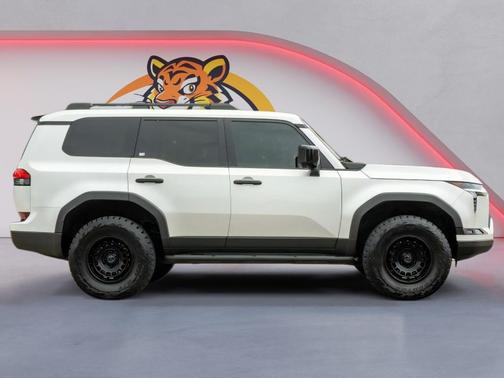 Eminent White Pearl 2024 Lexus GX 550 Overtrail