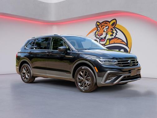 Pyrite Silver Metallic 2024 Volkswagen Tiguan 2.0T Wolfsburg Edition