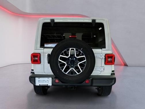 2024 Jeep Wrangler 4-Door Sahara 4x4