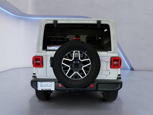 2024 Jeep Wrangler 4-Door Sahara 4x4