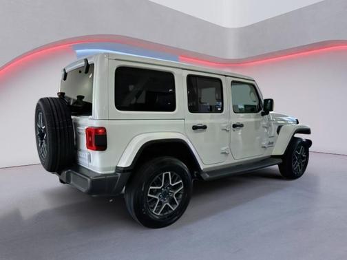 2024 Jeep Wrangler 4-Door Sahara 4x4
