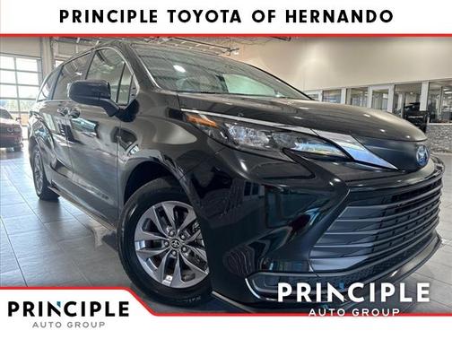 Midnight Black Metallic 2024 Toyota Sienna LE