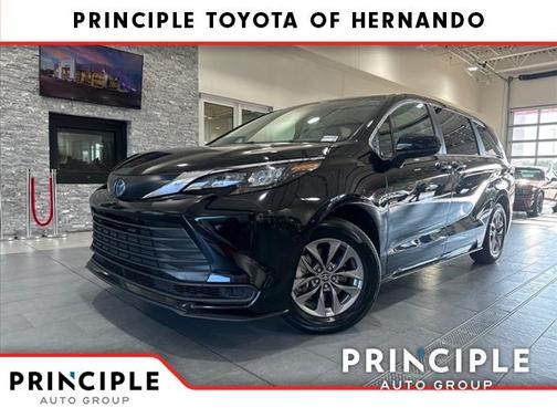 Midnight Black Metallic 2024 Toyota Sienna LE