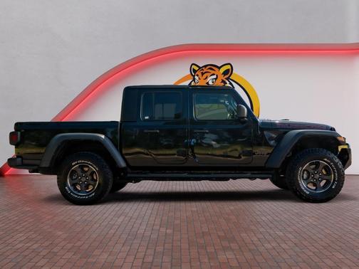 Black Clearcoat 2023 Jeep Gladiator Rubicon