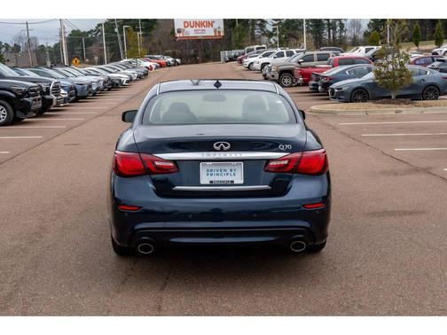 2019 INFINITI Q70 3.7 LUXE