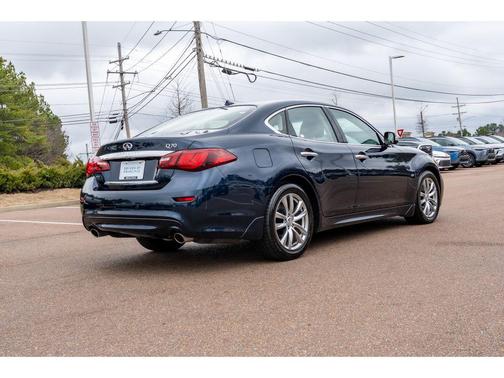 2019 INFINITI Q70 3.7 LUXE