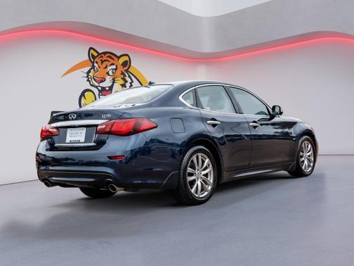2019 INFINITI Q70 3.7 LUXE