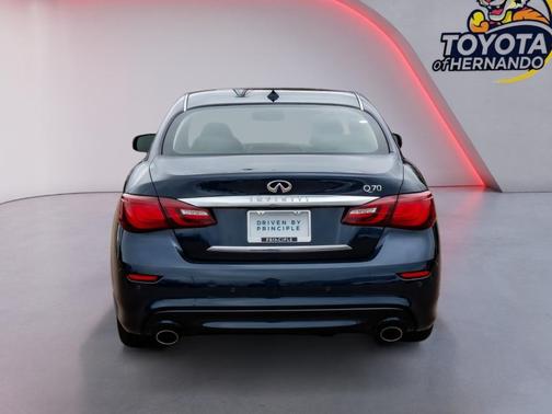 2019 INFINITI Q70 3.7 LUXE