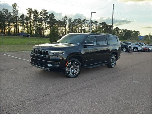 Diamond Black Crystal Pearlcoat 2024 Jeep Wagoneer L Series II 4x4