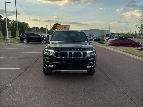 Diamond Black Crystal Pearlcoat 2024 Jeep Wagoneer L Series II 4x4