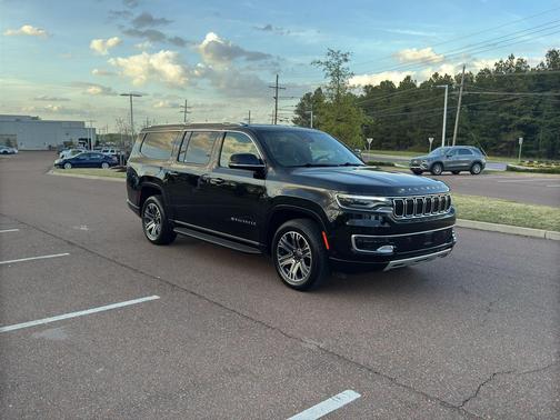 Diamond Black Crystal Pearlcoat 2024 Jeep Wagoneer L Series II 4x4