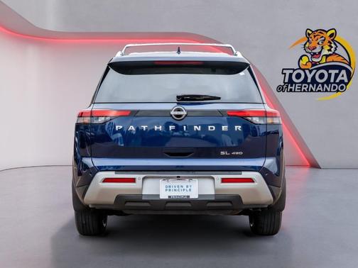 2024 Nissan Pathfinder SL 4WD