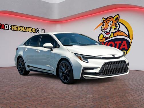 Ice Cap 2023 Toyota Corolla SE