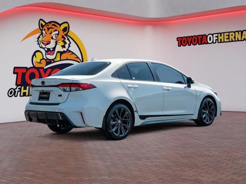 Ice Cap 2023 Toyota Corolla SE
