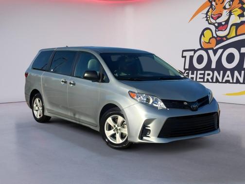 2020 Toyota Sienna SE