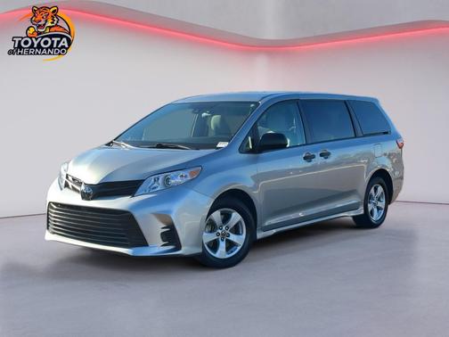 2020 Toyota Sienna SE