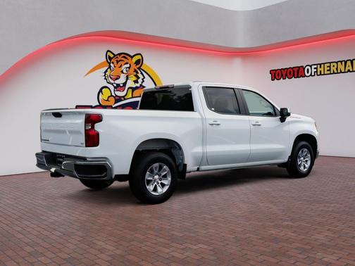 Summit White 2026 Chevrolet Silverado 1500 LT