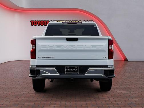 Summit White 2026 Chevrolet Silverado 1500 LT