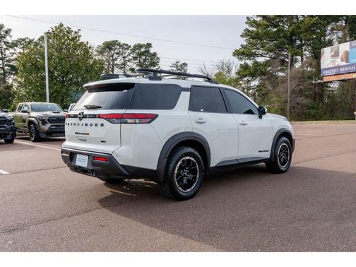 2023 Nissan Pathfinder Rock Creek 4WD