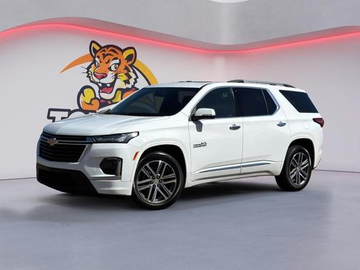 Summit White 2022 Chevrolet Traverse High Country