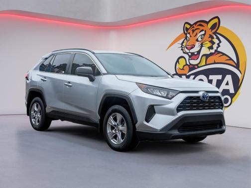 2022 Toyota RAV4 Hybrid SE