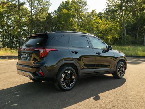 Fusion Black 2025 Kia Seltos S