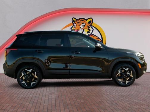 Fusion Black 2025 Kia Seltos S