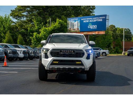 Ice Cap 2025 Toyota Tacoma Hybrid Trailhunter