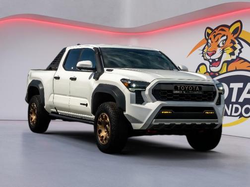 Ice Cap 2025 Toyota Tacoma Hybrid Trailhunter