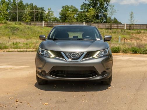 Gun Metallic 2018 Nissan Rogue Sport S