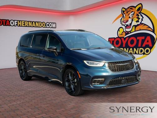Fathom Blue Pearlcoat 2025 Chrysler Pacifica Limited