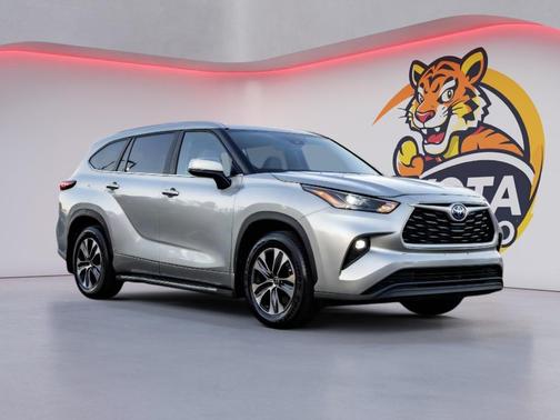 2024 Toyota Highlander Hybrid XLE