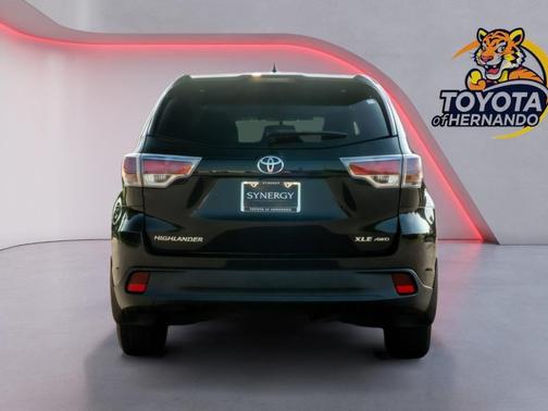 Midnight Black Metallic 2016 Toyota Highlander XLE