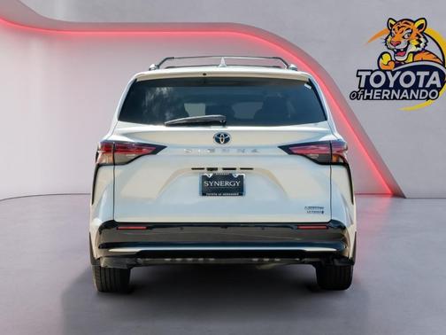 Wind Chill Pearl 2022 Toyota Sienna Limited