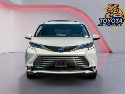 Wind Chill Pearl 2022 Toyota Sienna Limited